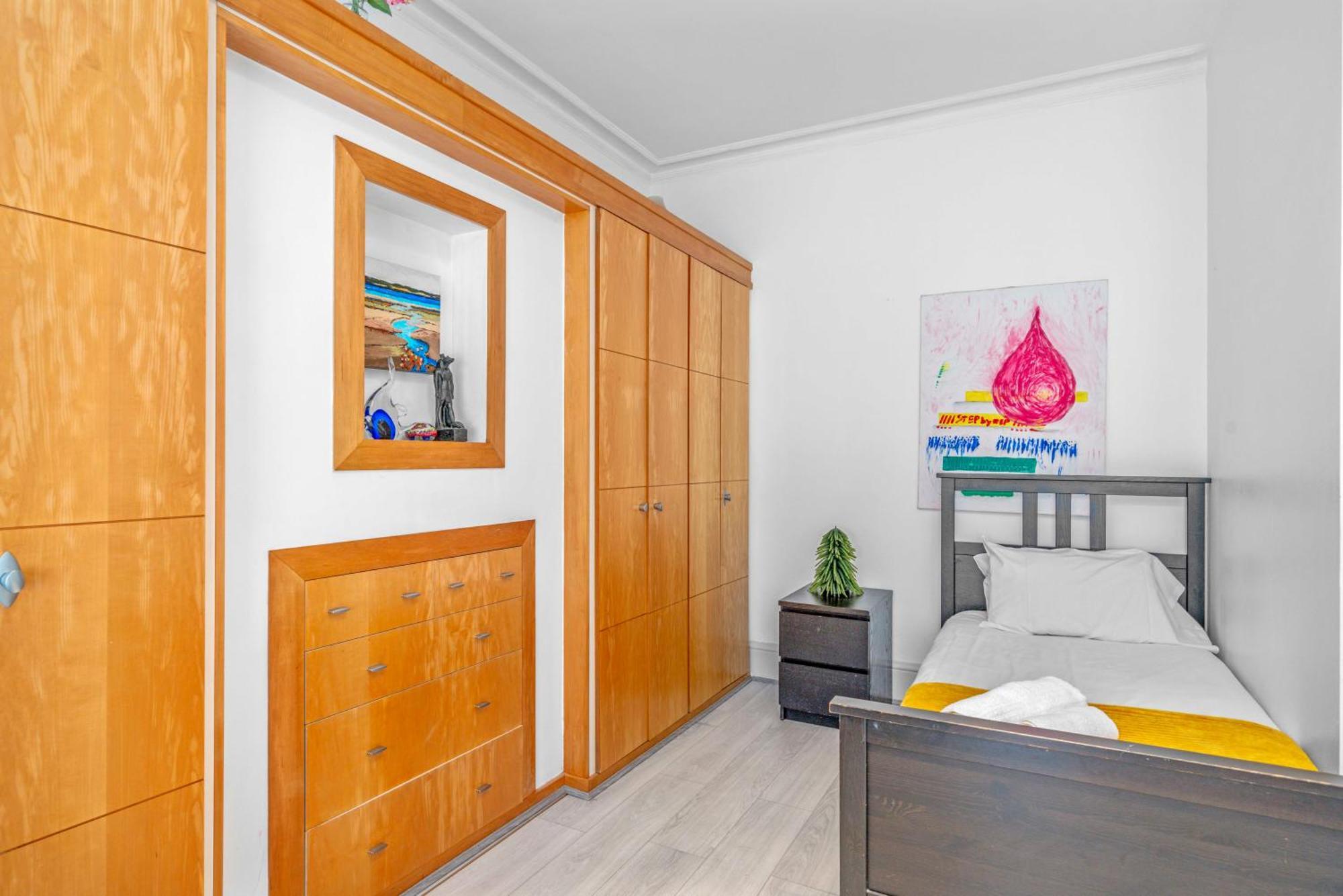 Brilliant 6 Bed Flat In Apartamento