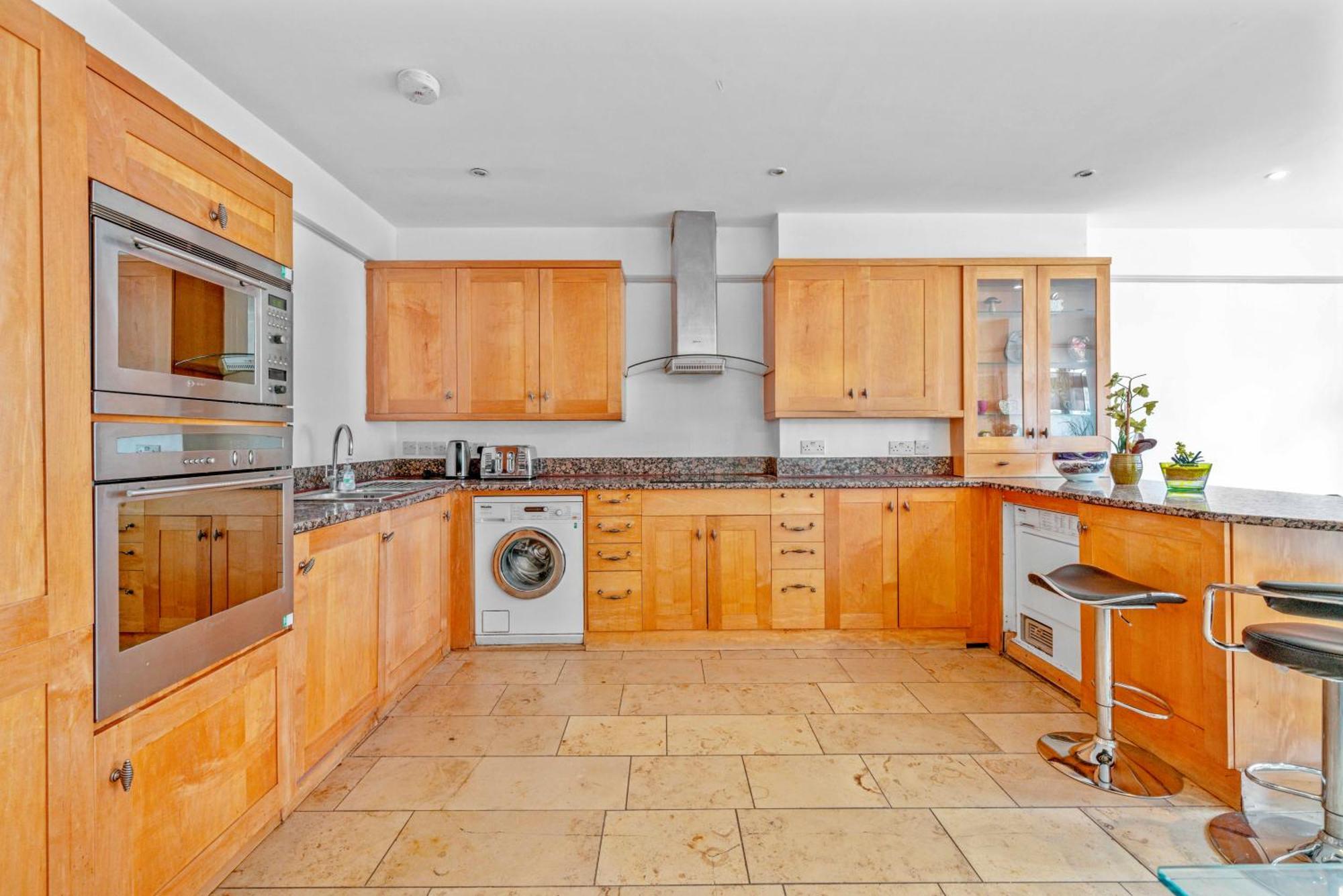 Brilliant 6 Bed Flat In Apartamento Londres