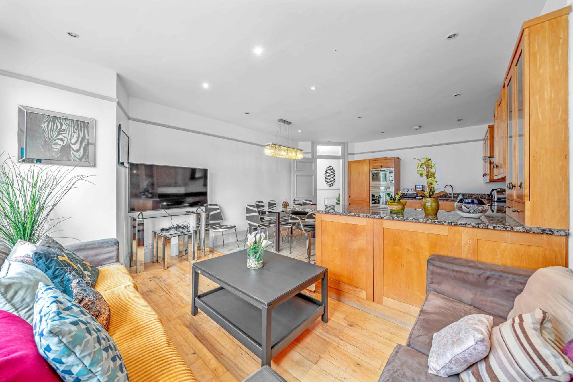 Brilliant 6 Bed Flat In Londres